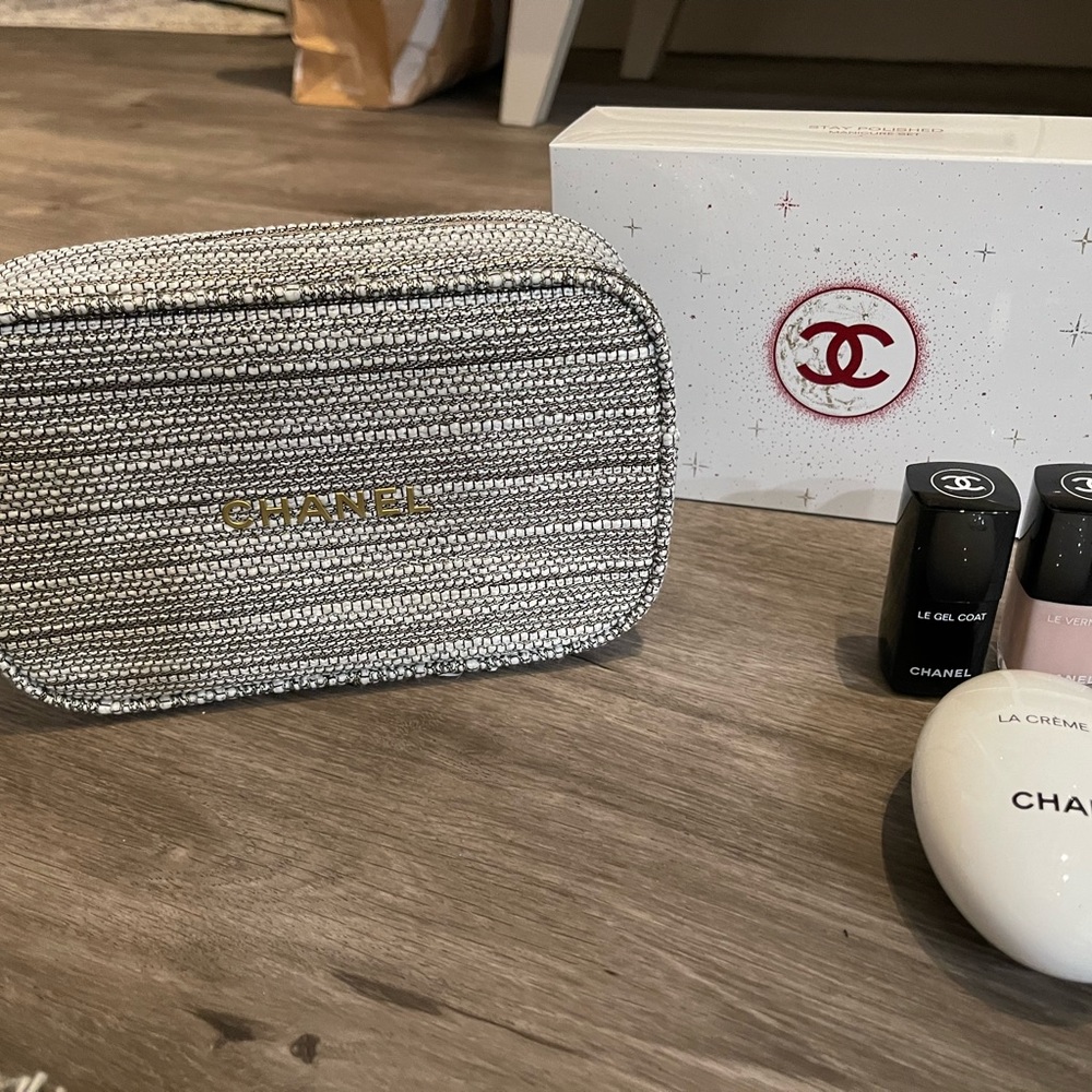 Chanel Stay Polished Manicure Holiday Set 2022
